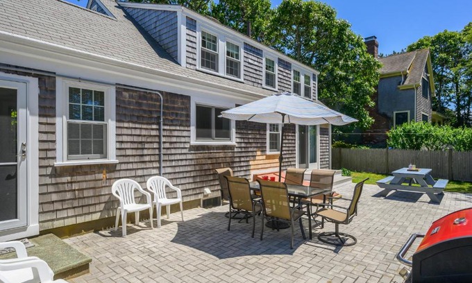 Harwich Port Casa | 54 Hiawatha Road Harwich Port Cape Cod - Ocean's Favorite