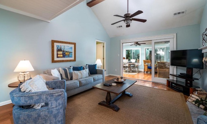 Tarpon Pond Casa | 546 Tarpon Pond Cottage