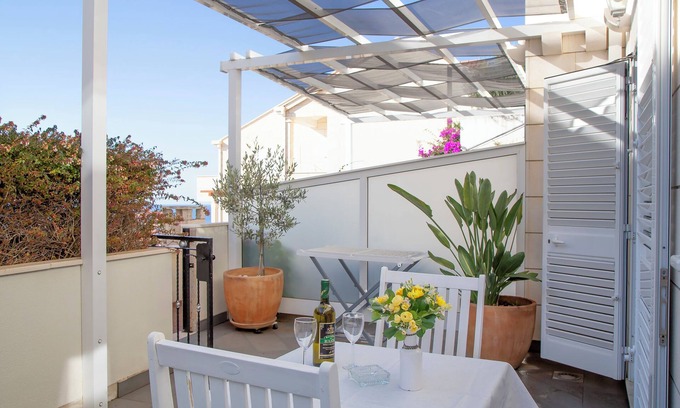 Ploce Apartamento | 55 & 54 Stairs Apartments