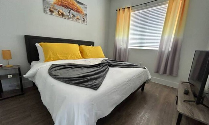 Pflugerville Apartamento | 55 Cozy King w Resort Amenities