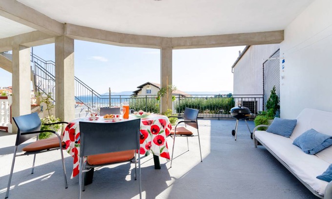 Novi Vinodolski Apartamento | 55 m² Apartamento ∙ 1 habitación ∙ 4 huéspedes