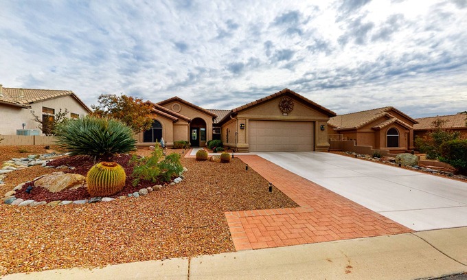 Saddlebrooke Casa | 55+ Resort Home - Shared Pool & Hot Tub - WiFi, AC, Snowbird-Friendly, Dogs OK