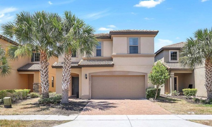 Loughman Casa | 5548 Solterra Stay | Queen Bed + Shared Bathroom
