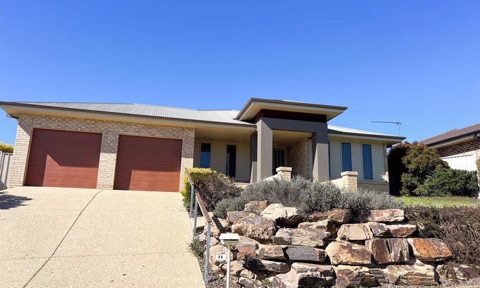 Bourkelands Casa | 56 Yarrawah Crescent