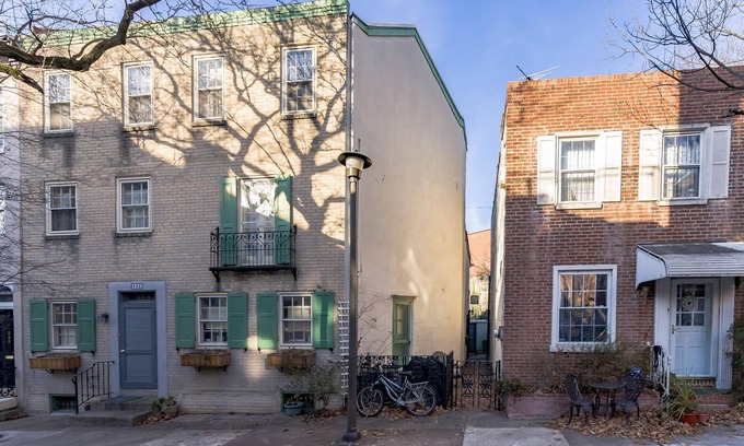 Fairmount Casa | 564 1/2 North Judson