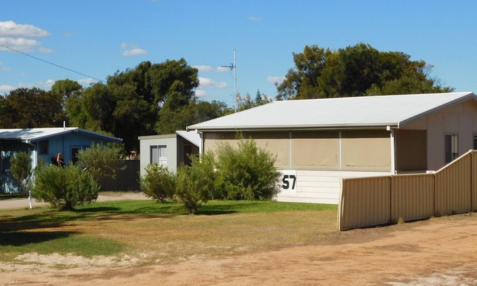 Jurien Bay Casa | 57 Bashford St Driftwood Cottage