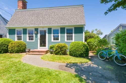 Sandwich Casa | 57 Wood Avenue Sandwich - - Cape Cod