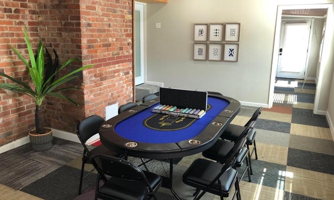 Dallas Casa | 5BD-3BA in the Heart of Dallas wit Pool & Hot Tub
