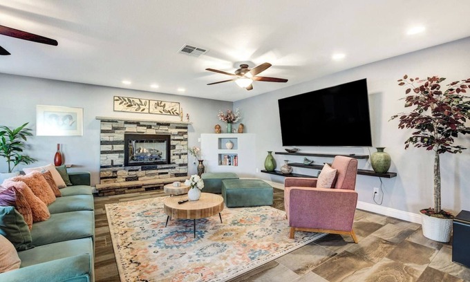Black Mountain Casa | 5BDRM Lux Estate- Heated Pool and Neon Arcade Room