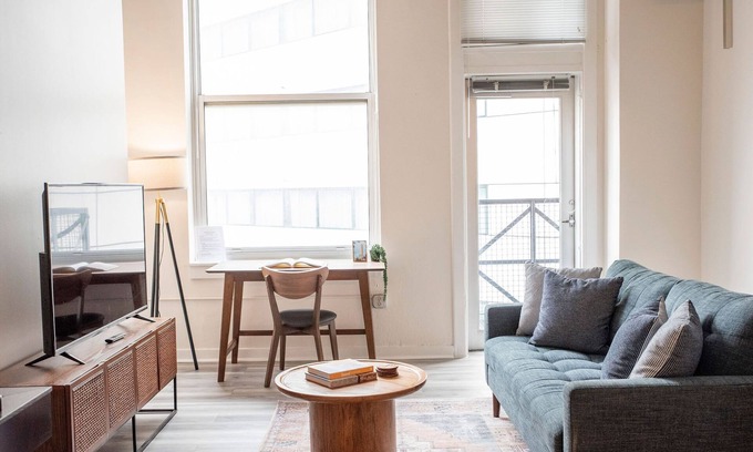Mile Square Apartamento | 5BR CozySuites The Block-SkybridgeAccess