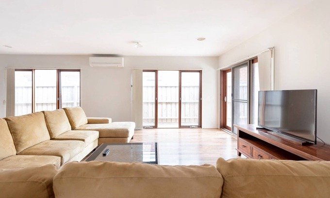 Truganina Casa | Casa De Lujo De 5 Dormitorios A 20 Minutos De Cbd Amplia Sala De Estar