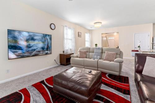 Riverdale Casa | 5BR Oasis with 3 Spa-Like Baths