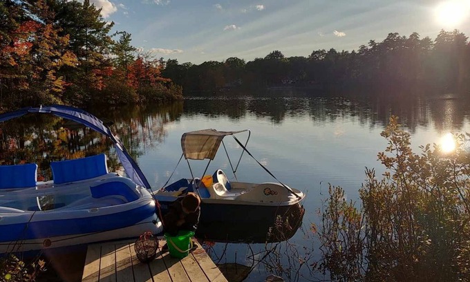 Ossipee Casa | 5br, private beach, waterfront for year round fun. Close to Ski and trials.