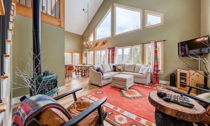 Stratton Casa | 5BR Retreat w/ Hot Tub - Sleeps 12 in Stratton