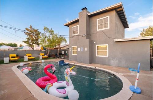 North Mountain Casa | 5br With Pool & Backyard Paradisesleeps 10 Guests