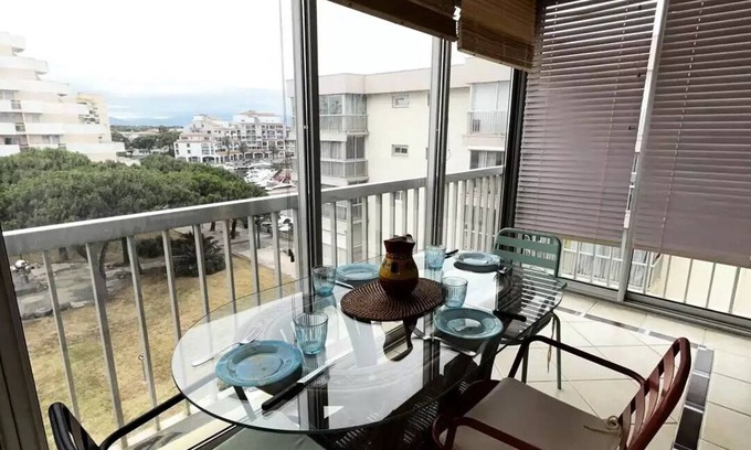 Le Port Apartamento | 5CANETP36 -T2 mit Klimaanlage, Loggia und Marina Aussicht, Parkplätze inbegriffen