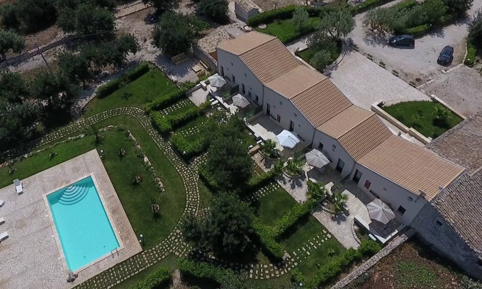 Modica Otro | Estudio 5F con piscina