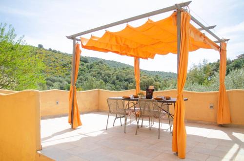 Torpe Apartamento | 5min Spiaggia Budoni - APT con Ampia Veranda Relax