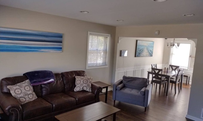 Plymouth Casa | ★★★5min To Kellogg Park ★ Plymouth ★ Parking ★W/D★