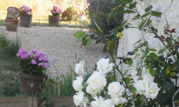 Serignac Casa | 5mn from a lake Quiet country house (pets welcome)