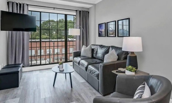 Five Points Condominio | 5pts Penthouse - Walk to USC & Downtown - Near Ft Jackson
