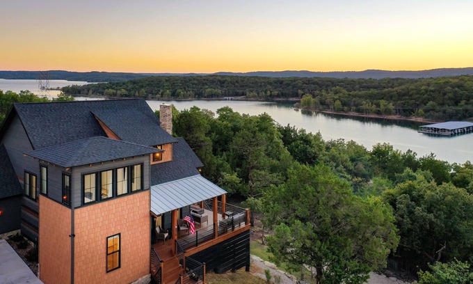 Table Rock Chalet De Esquí | 5Star MajesticRetreat, TableRock Lake Branson Chalet, Walk2Lake,FirePits,HotTub