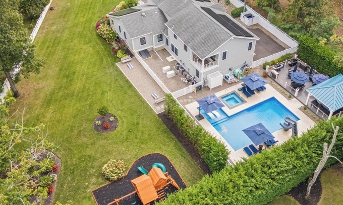 Cape May Court House Casa | 6,000 Sq.ft. 18 Guests, 7-Bed, 6-Bath, Pool, Spa, Outdoor Kitchen, Garden, WIFI.