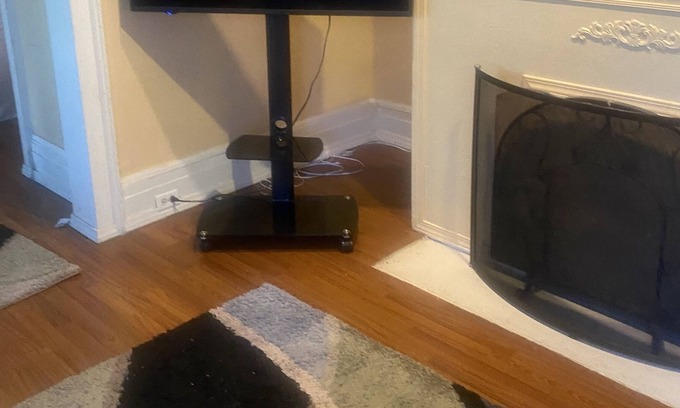 Hough Casa | 6 Bdr 4 bth home perfect for student housing