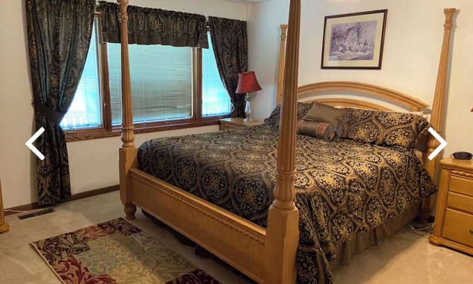 Walker Cabina | 6-bdrm, 4bath, luxury cabin on the lake w/WiFi, AC, all resort amenities incl.