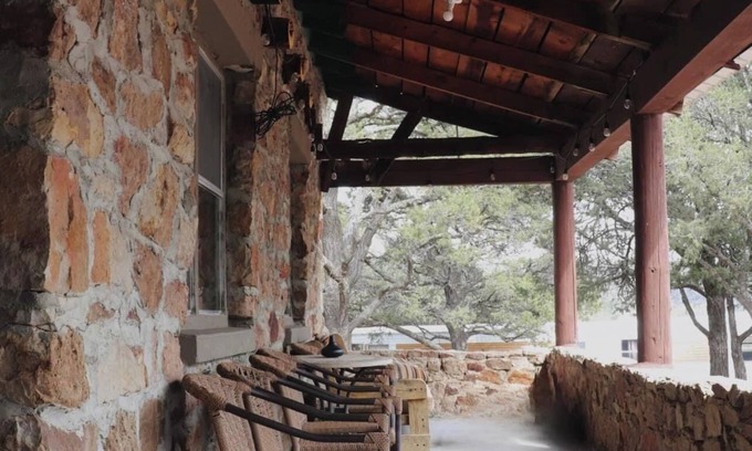 Rutheron Casa | 6 Bed, 3 Bath Historic Home, Sleeps 20