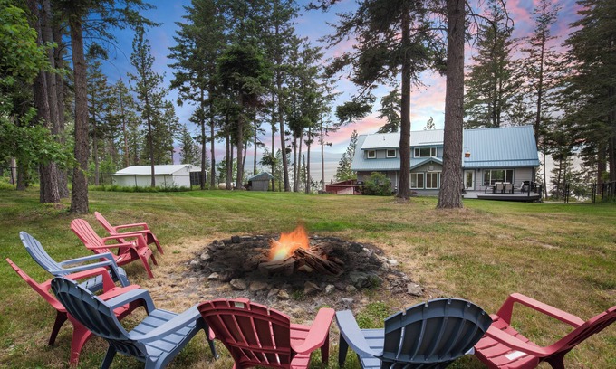 Polson Cabina | 6-bed, 5-bath cabin with majestic view of Flathead Lake with AC - sleeps 20