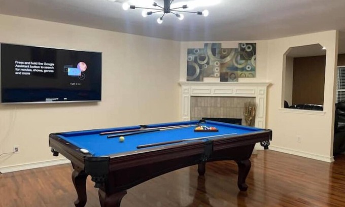 Wetmore Casa | 6 bed 6 tv Pool table Air Hockey Bulverde/Evans