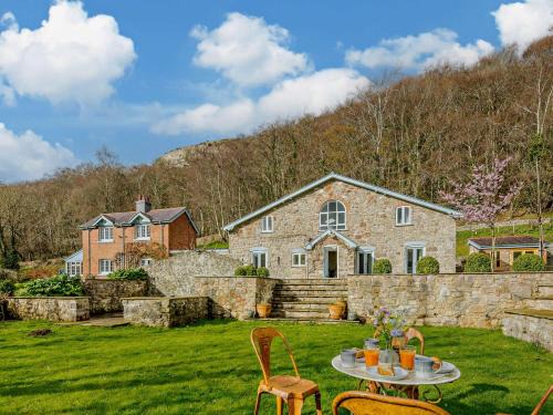 Rhyd-y-foel Casa | 6 Bed in Llanddulas 91054