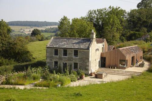 Batheaston Casa | 6-Bed Sleeps 16 Pets Allowed Hot Tub