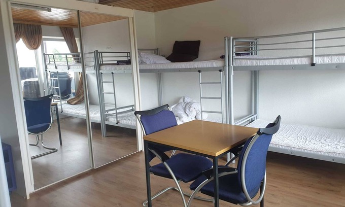 Ditzingen Apartamento | 6-bed vacation apartment for employees with terrace