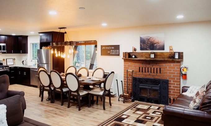 Echo Lake Cabina | 6 bedrm cabin in Tahoe remodelled, a haven designed for tranquility you desire