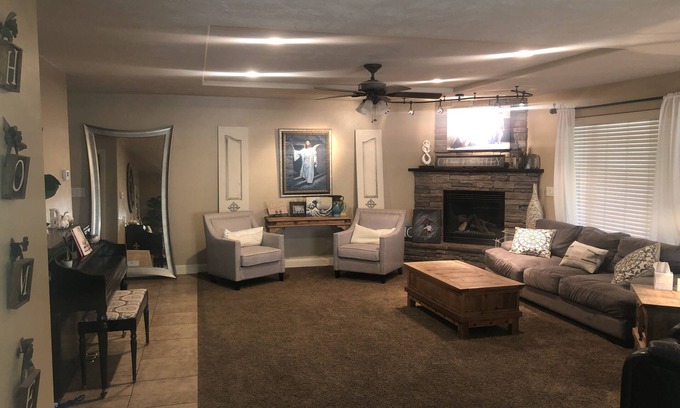 Washington Fields Casa | 6 habitaciones, 3 baños: hogar perfecto para una escapada grupal