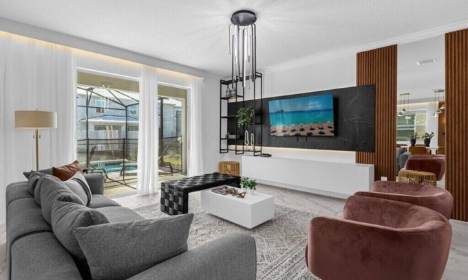 Campbell Casa | 6 Bedroom/ 5 Bathroom Storey Lake (4366 RS)