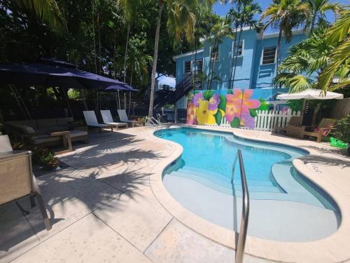 Downtown Casa | 6 Bedroom 6 Bath Guesthouse on Duval Street