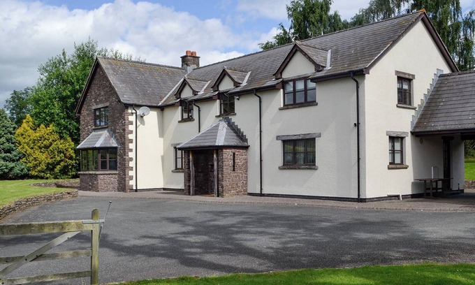 Llanfihangel Tal-y-llyn Cabaña | Alojamiento de 6 habitaciones en Brecon