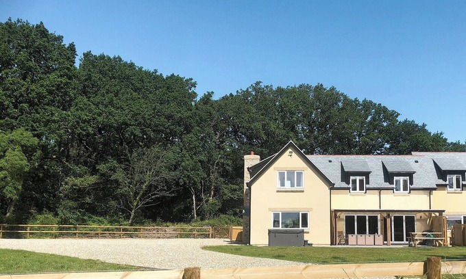 Chard Cabaña | 6 bedroom accommodation in Bishopswood, near Honiton