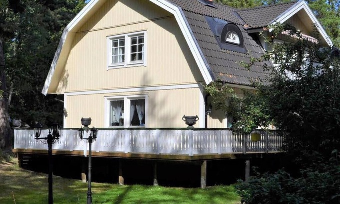 Djurhamn Casa | Stunning home in Djurhamn with 6 Bedrooms, WiFi and Sauna