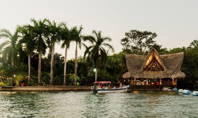 Rio Dulce Chalet De Esquí | Casa Caoba- Rio Dulce