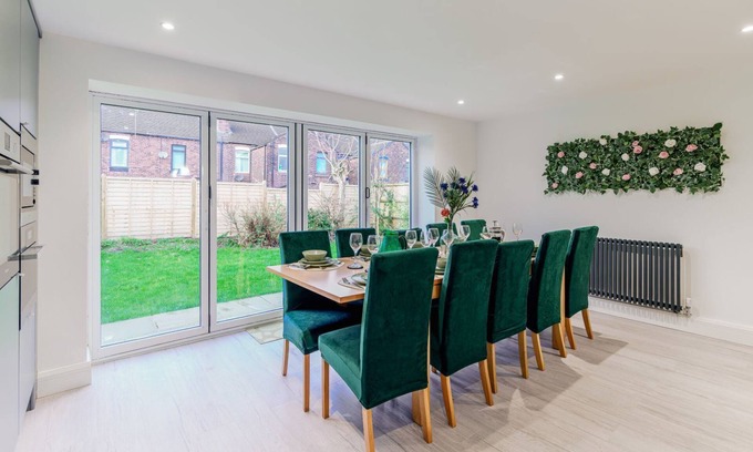 Ashton in Makerfield Casa | 6 Bedroom house - 10 Beds - Motorway, Free Parking