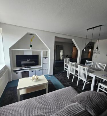 Ortsamt 5 Apartamento | 6 bedroom Private APARTMENT & Lounge