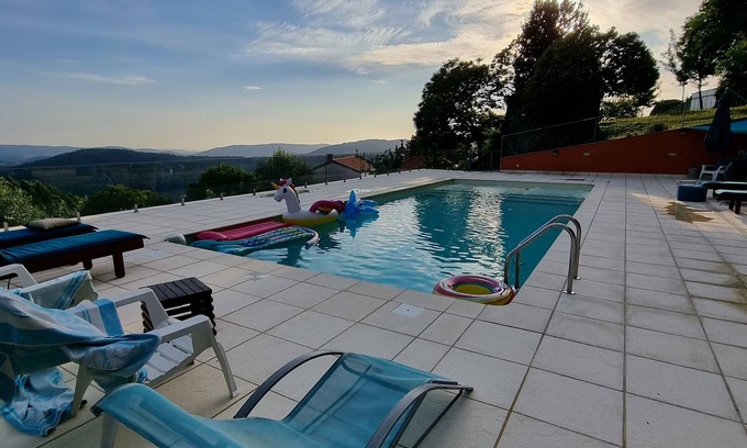 Anais Casa | 6-bedroom vacation home with pool, playground and barbecue area