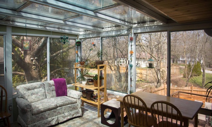 Bloomington Casa | 6 Bedrooms House w Hot Tub Deck Pool Table
