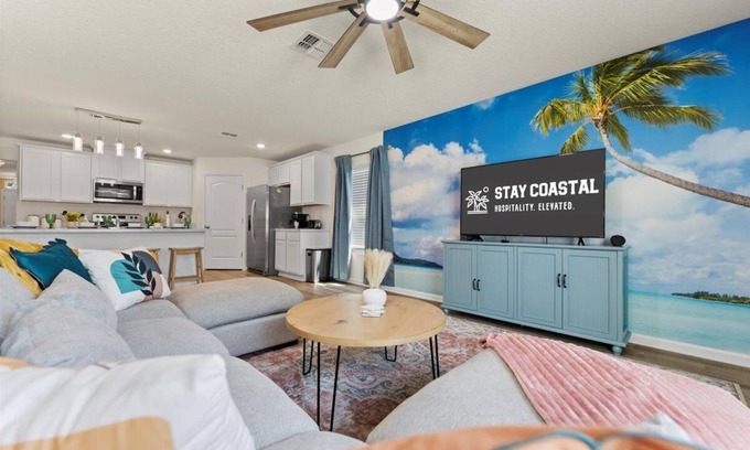 Indian Trails Casa | 6 Beds | 12 Mins to The Beach | Pets Okay | Fenced Yard