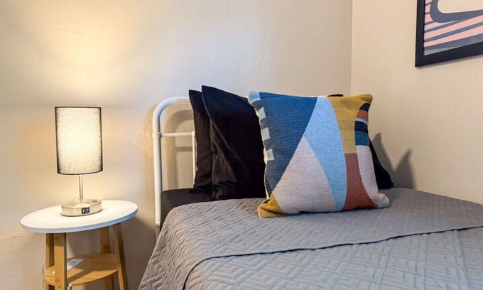 Mount Oliver Apartamento | 6 Beds + Sofa Bed (Sleeps 8) Spacious Crew Housing