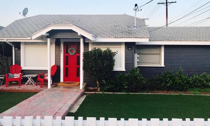 Townsite Cabaña | 6 Blocks to the Beach, 10 min walk downtown, beaches, and more!